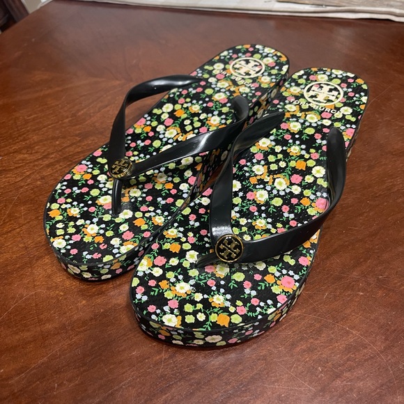 Tory Burch Shoes - Tory Burch Classic Wedge Flip Flops Sandals Vilette